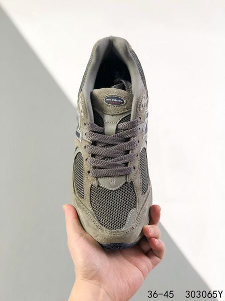 NB2002 balance 2002系列軍綠色 情侶鞋 跑步鞋 