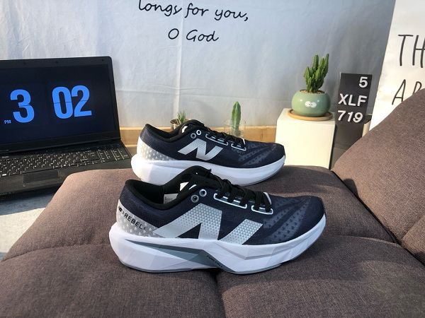 New Balance FuelCell SuperComp Elite v4 運動舒適耐磨 低幫休閒跑步鞋 2024新款男鞋