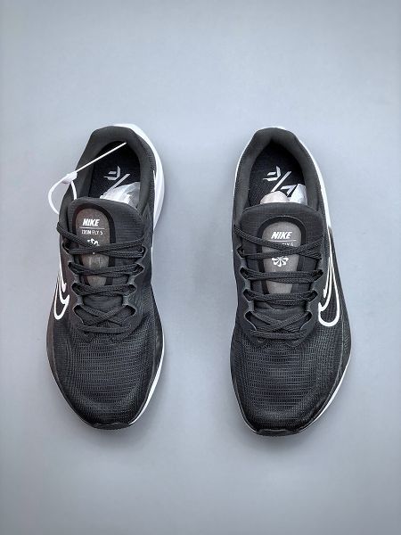 Nike Zoom Fly 5 2022新款 輕盈耐穿泡綿男女款慢跑鞋