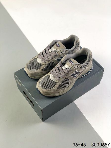 NB2002 balance 2002系列軍綠色 情侶鞋 跑步鞋 