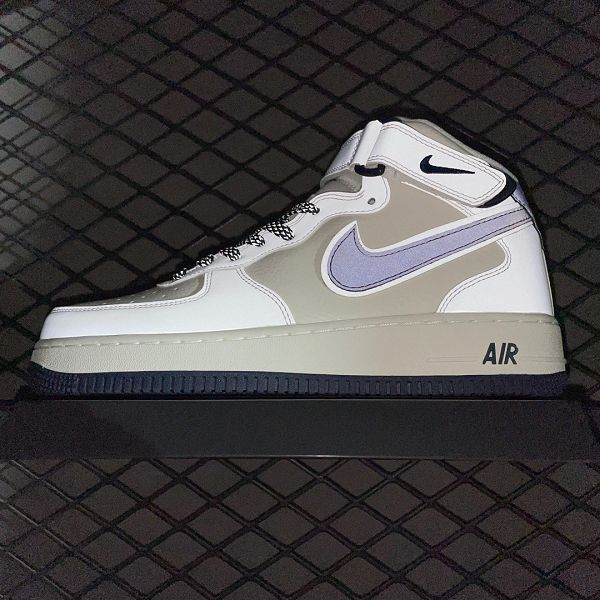 Air Force 1 MID 2024全新男女款中幫休閒板鞋