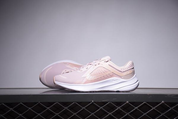 Nike QUEST 5 2023新款 女子透氣輕盈緩震跑步鞋